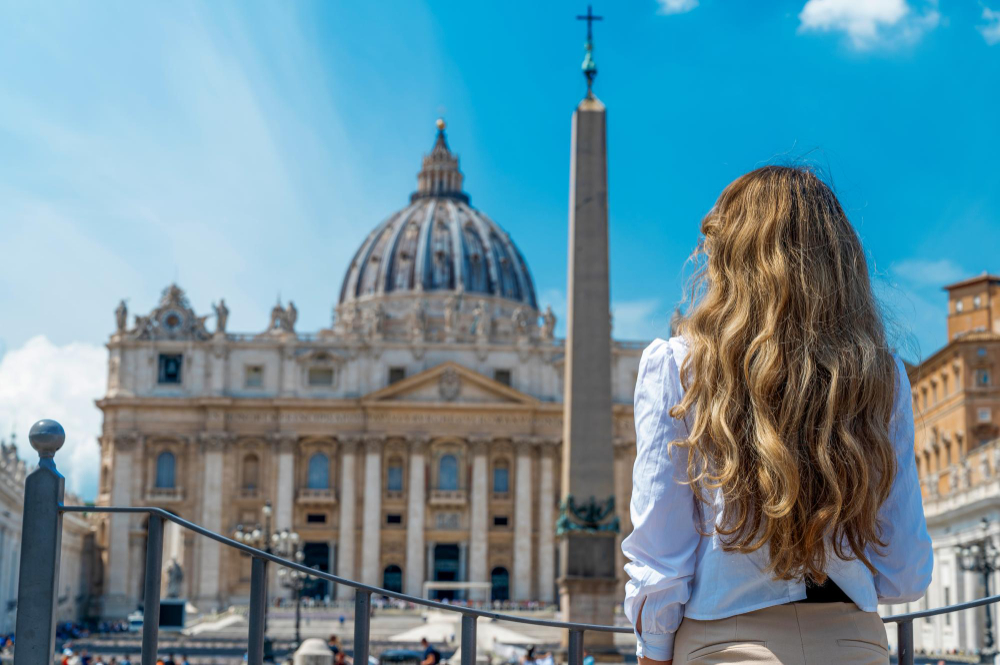 Vaticanul: Ce este, unde se află și ce opere de artă și arhitectură găzduiește acest stat suveran și sediul Bisericii Catolice.