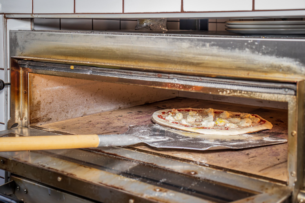Tipuri de cuptoare de pizza: Caracteristici, avantaje și dezavantaje